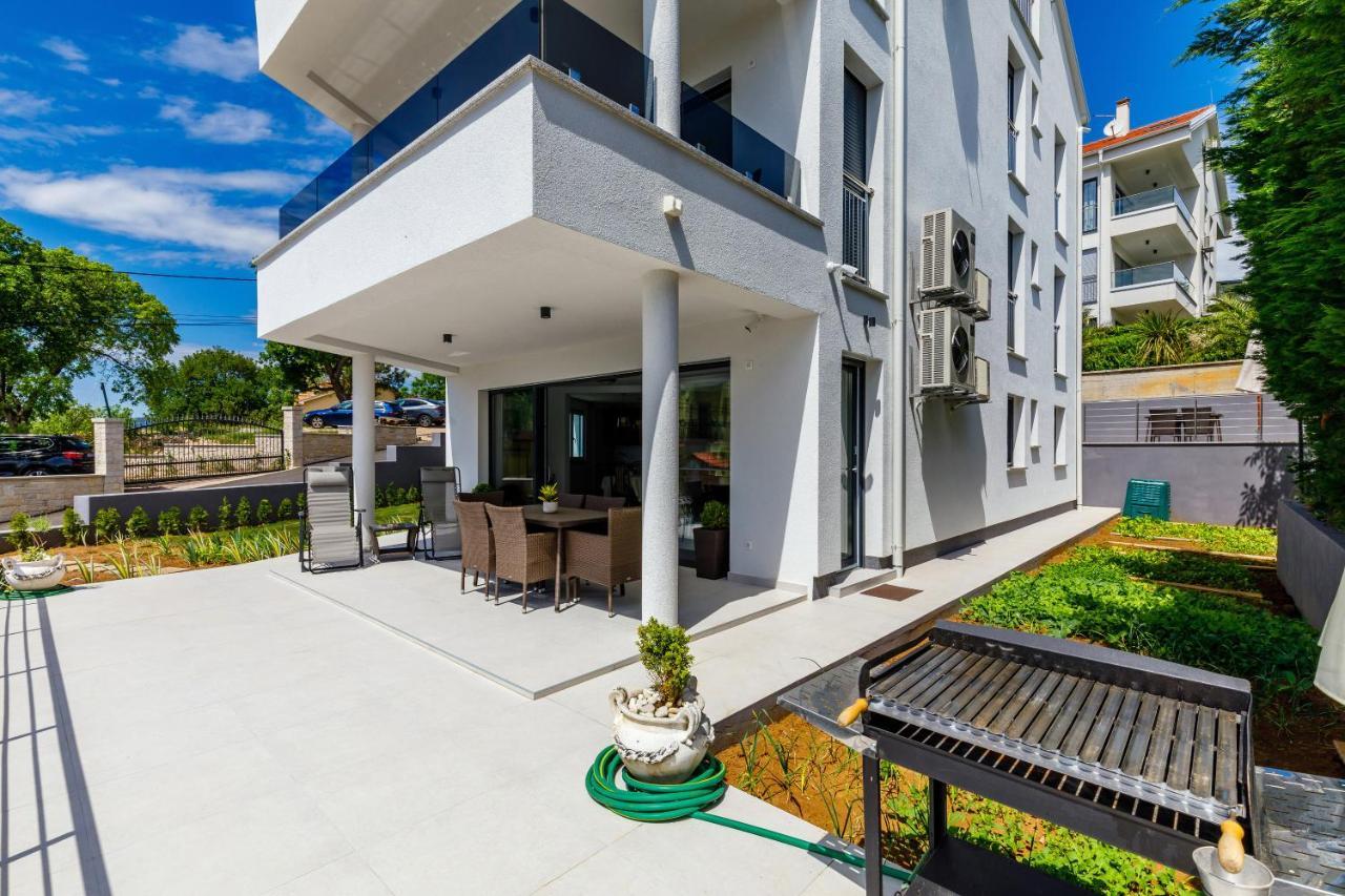 Apartment "Villa M" Kostrena Esterno foto