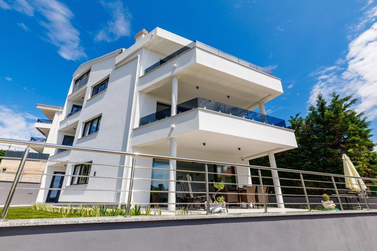 Apartment "Villa M" Kostrena Esterno foto