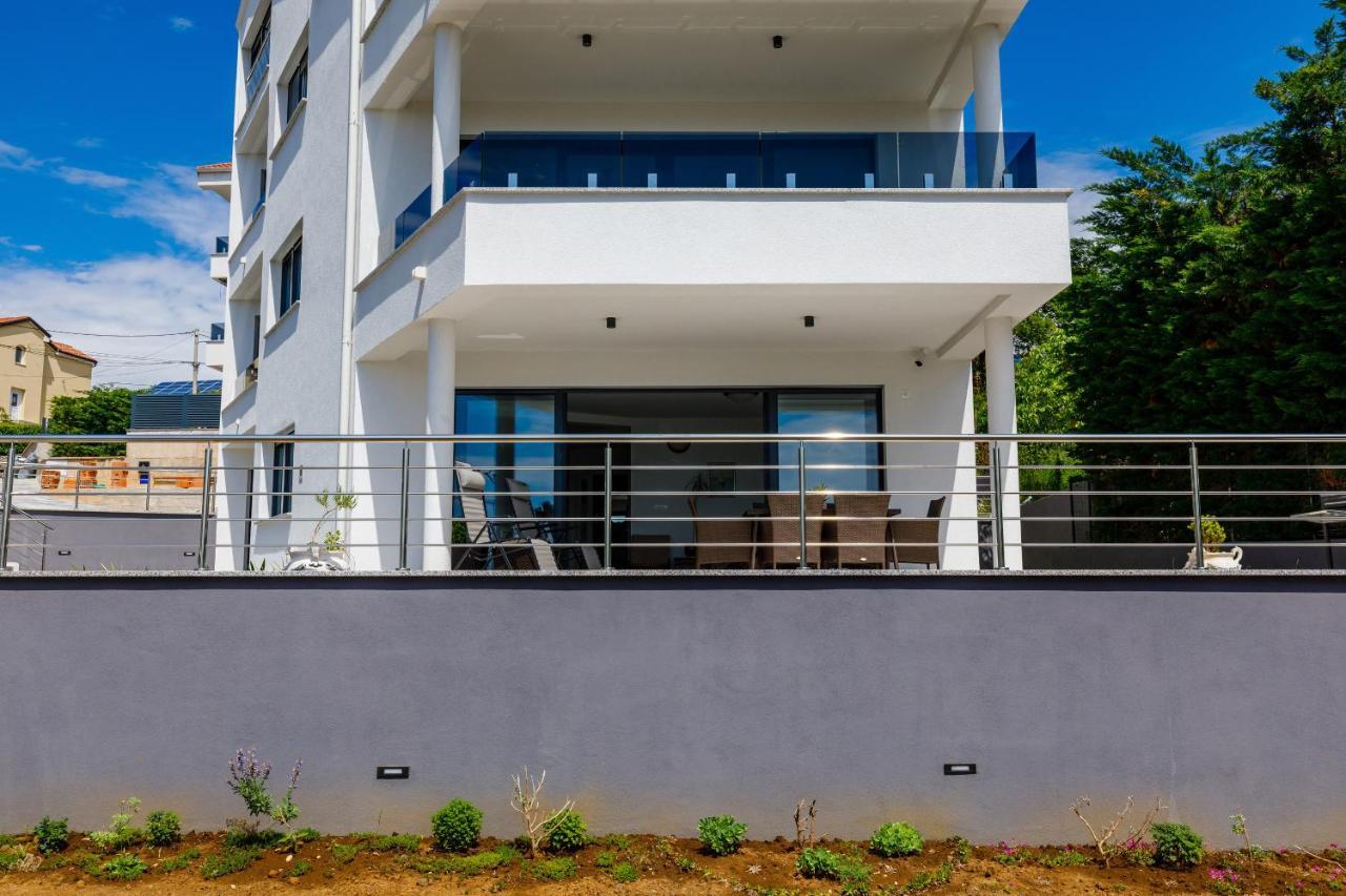 Apartment "Villa M" Kostrena Esterno foto