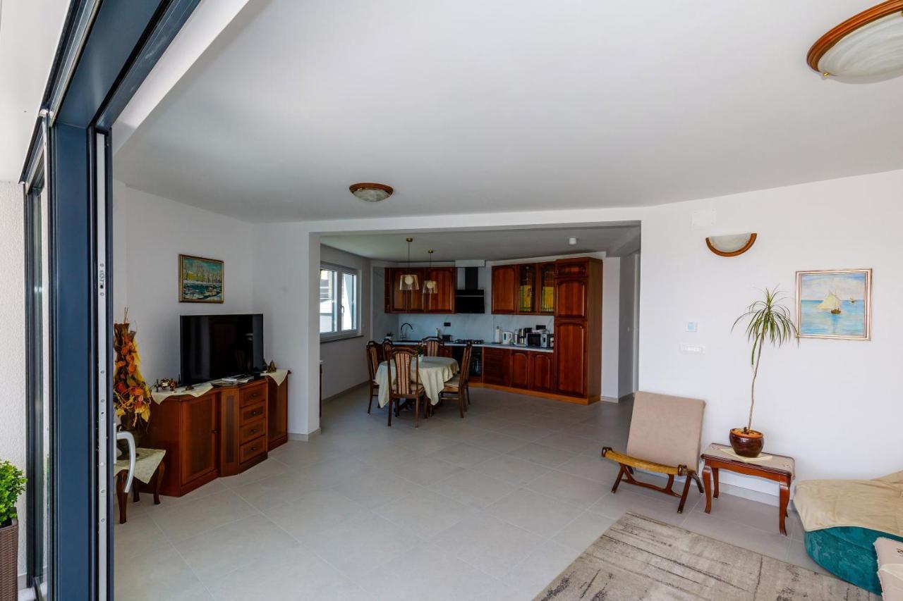 Apartment "Villa M" Kostrena Esterno foto
